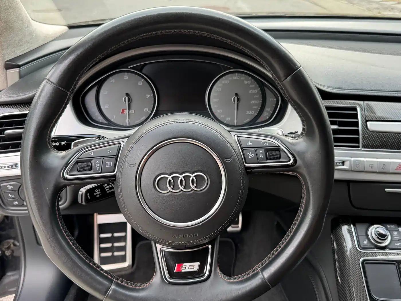 Audi S8 2013 S8 4.0TFSI quattro фото 20