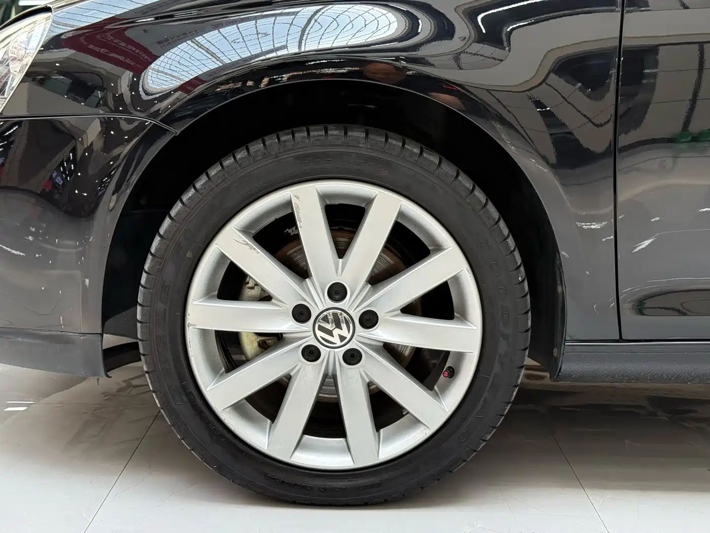 Photo 9 - Volkswagen Sagitar