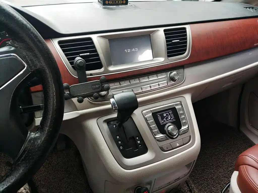 SAIC Maxus Maxus G10 2015 2014 Model Year 2.0T Auto Elite