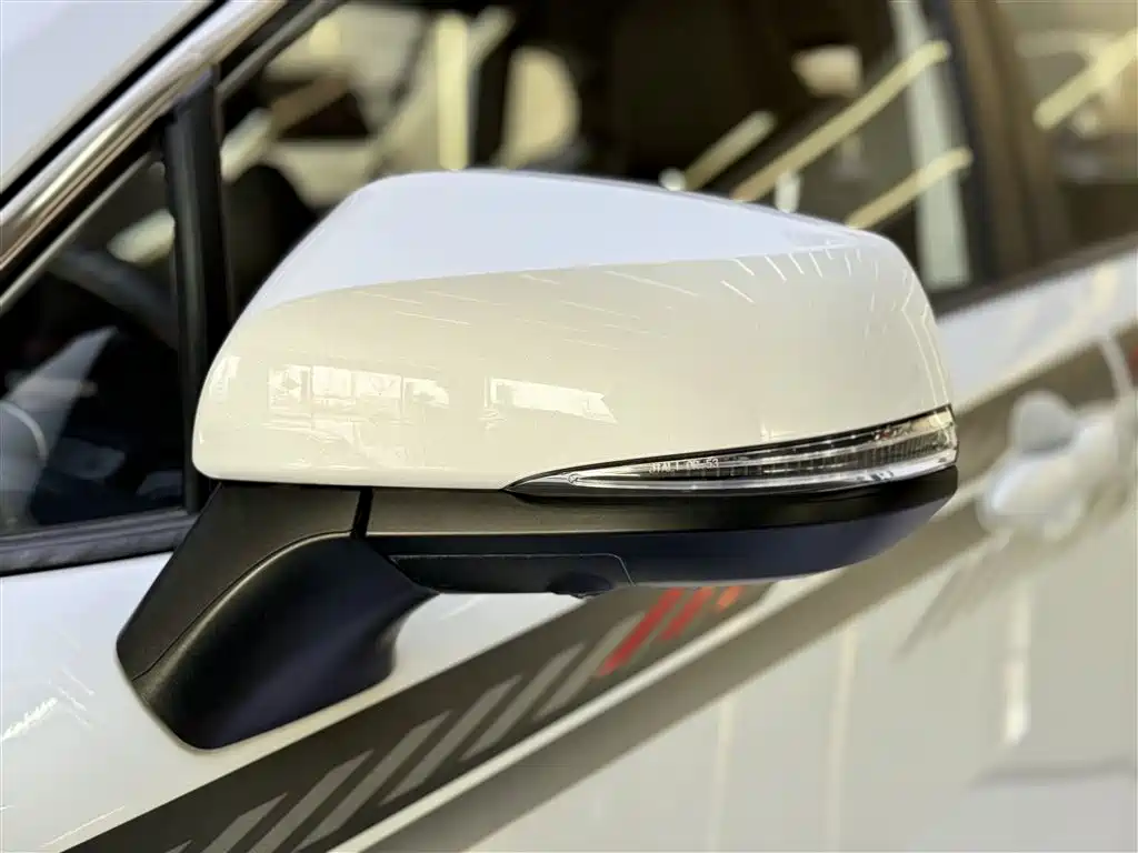 Toyota Frontlander 2022 2.0L CVT Luxury PLUS Edition фото 14