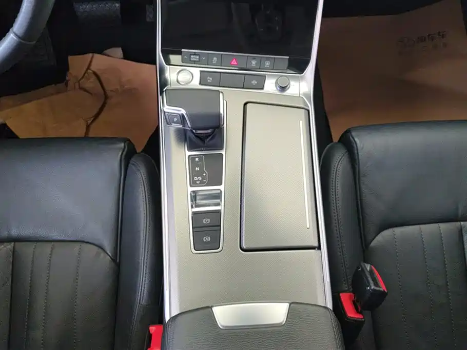 Audi A6L 2021 45 TFSI Exclusive Elegance фото 16