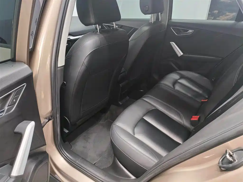 Фото 17 - Audi Q2L