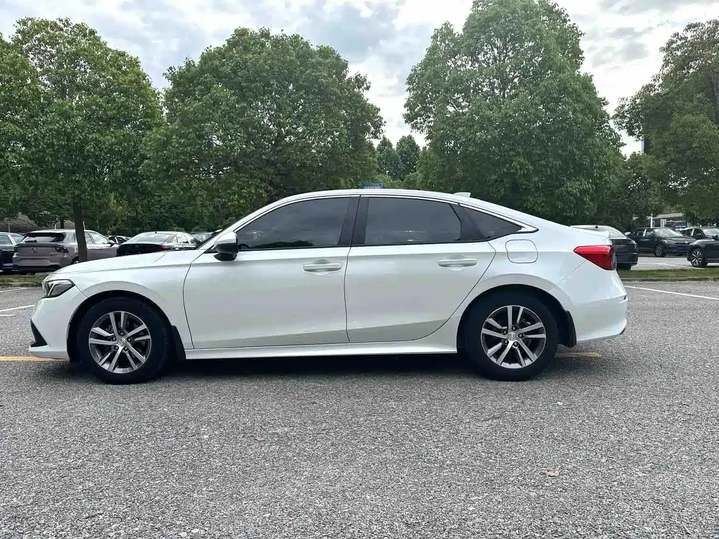 Honda Civic 2023 240TURBO CVT Dynamic Edition фото 7