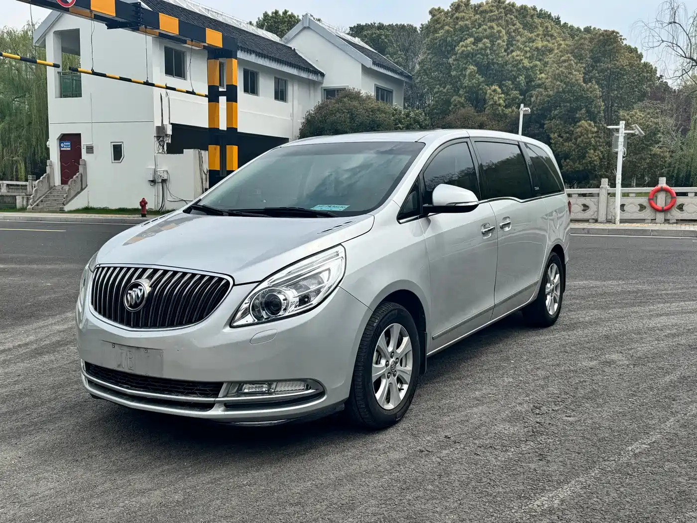 Buick GL8 2014 3.0L GT Luxury Business Elegance фото 3