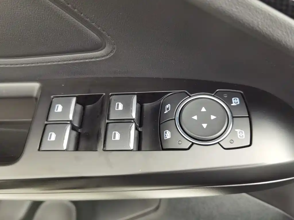 Фото 9 - Ford Focus
