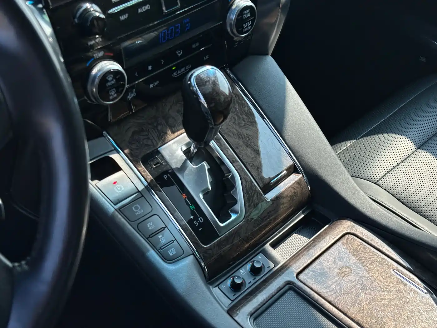Toyota Vellfire 2021 Crown Hybrid 2.5L HV Supreme Edition фото 14