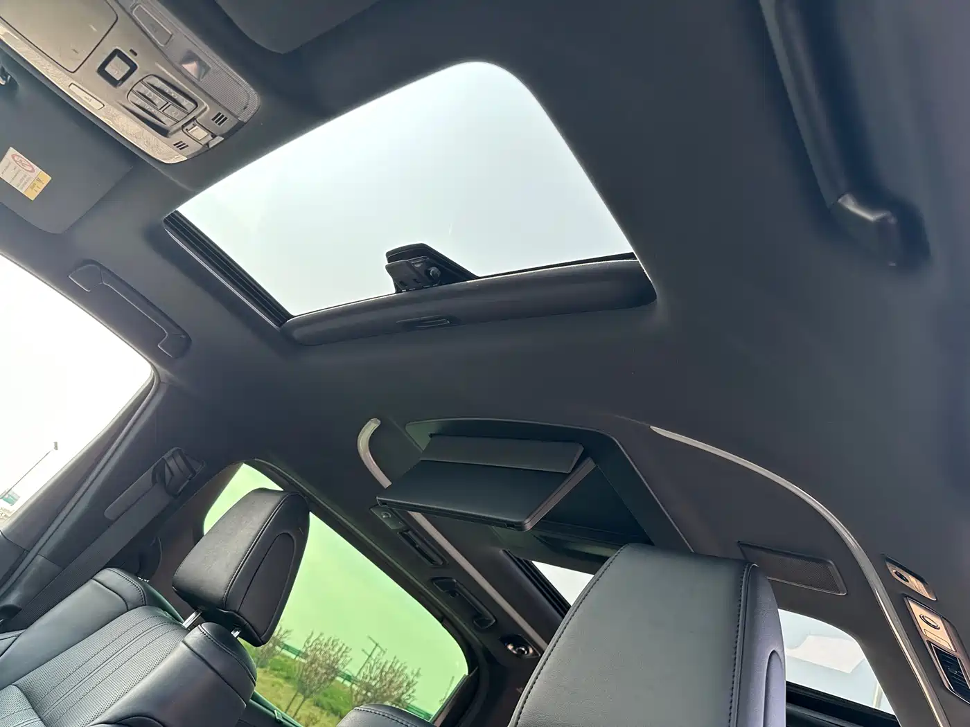 Toyota Vellfire 2021 Crown Hybrid 2.5L HV Supreme Edition фото 17