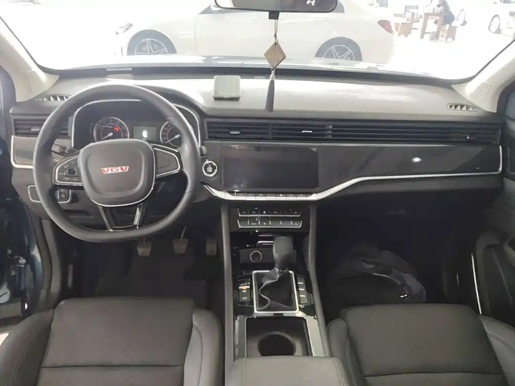Sinotruk VGV VGV U70 2019 2020 Model 1.5T Manual Luxury 7-Seater