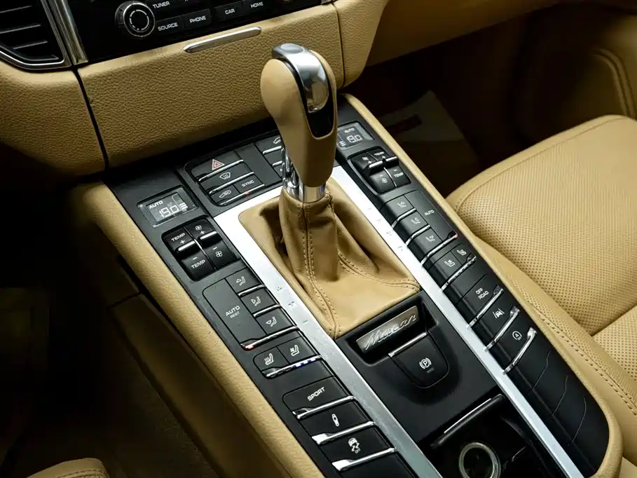 Porsche Macan 2017 Macan 2.0T фото 25