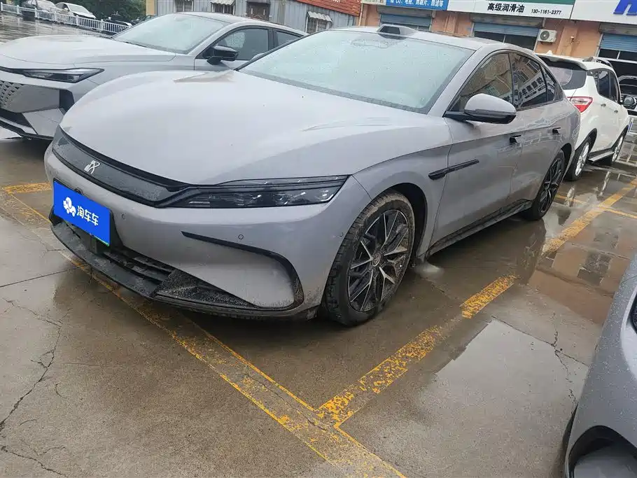 BYD Han 2025 DM-i Smart Driving Edition 125KM Honor