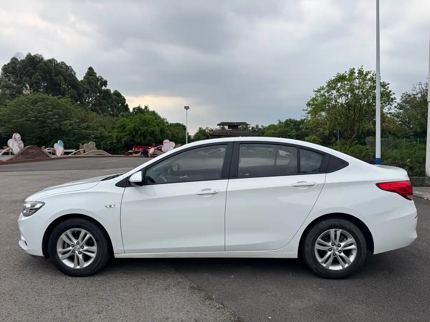Chevrolet Cavalier 2016 1.5L Manual Delight Edition фото 4