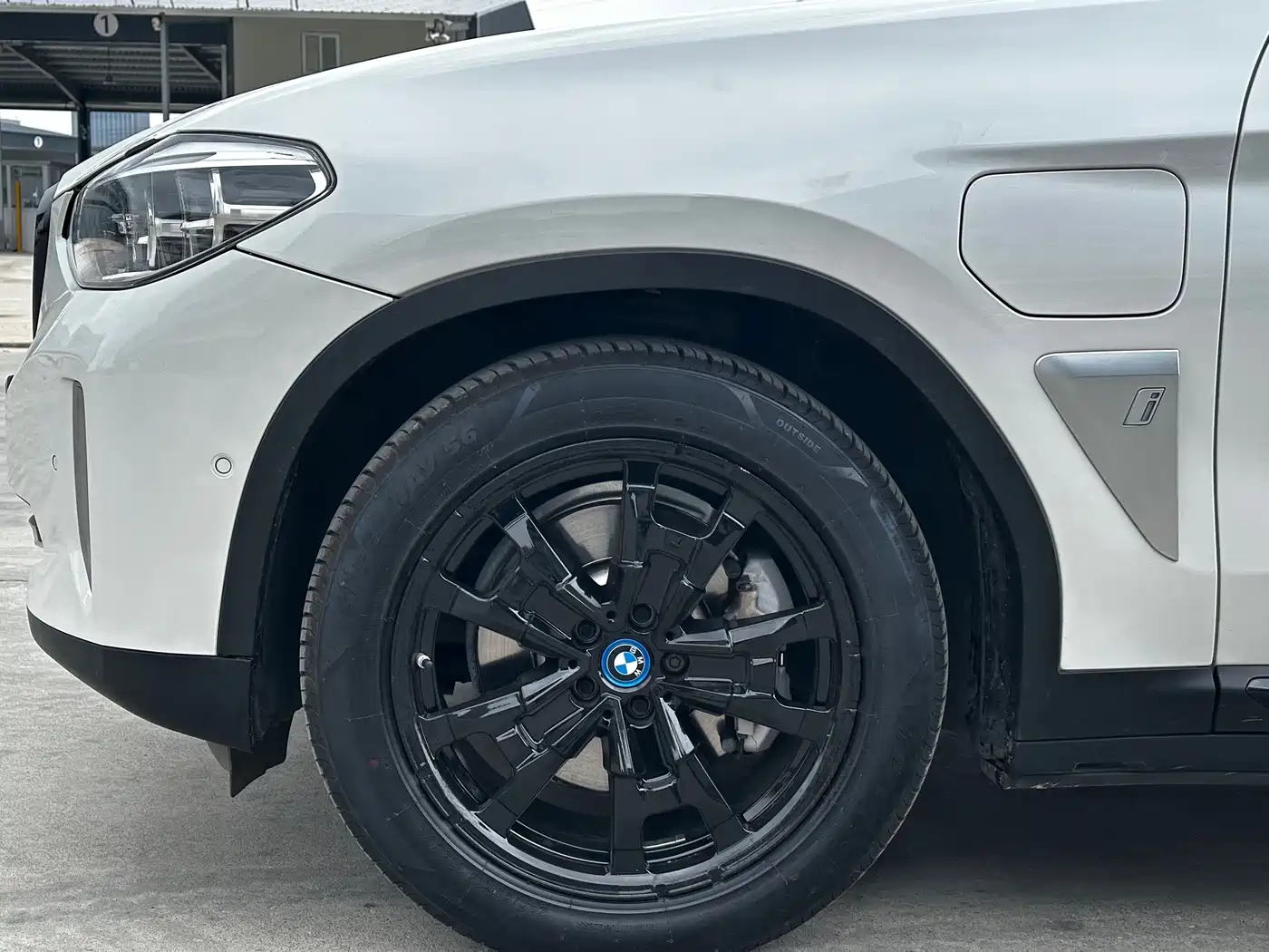 BMW iX3 2021 Leading фото 5