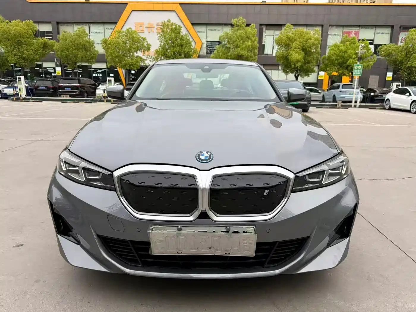 BMW i3 2022 eDrive 35 L фото 2