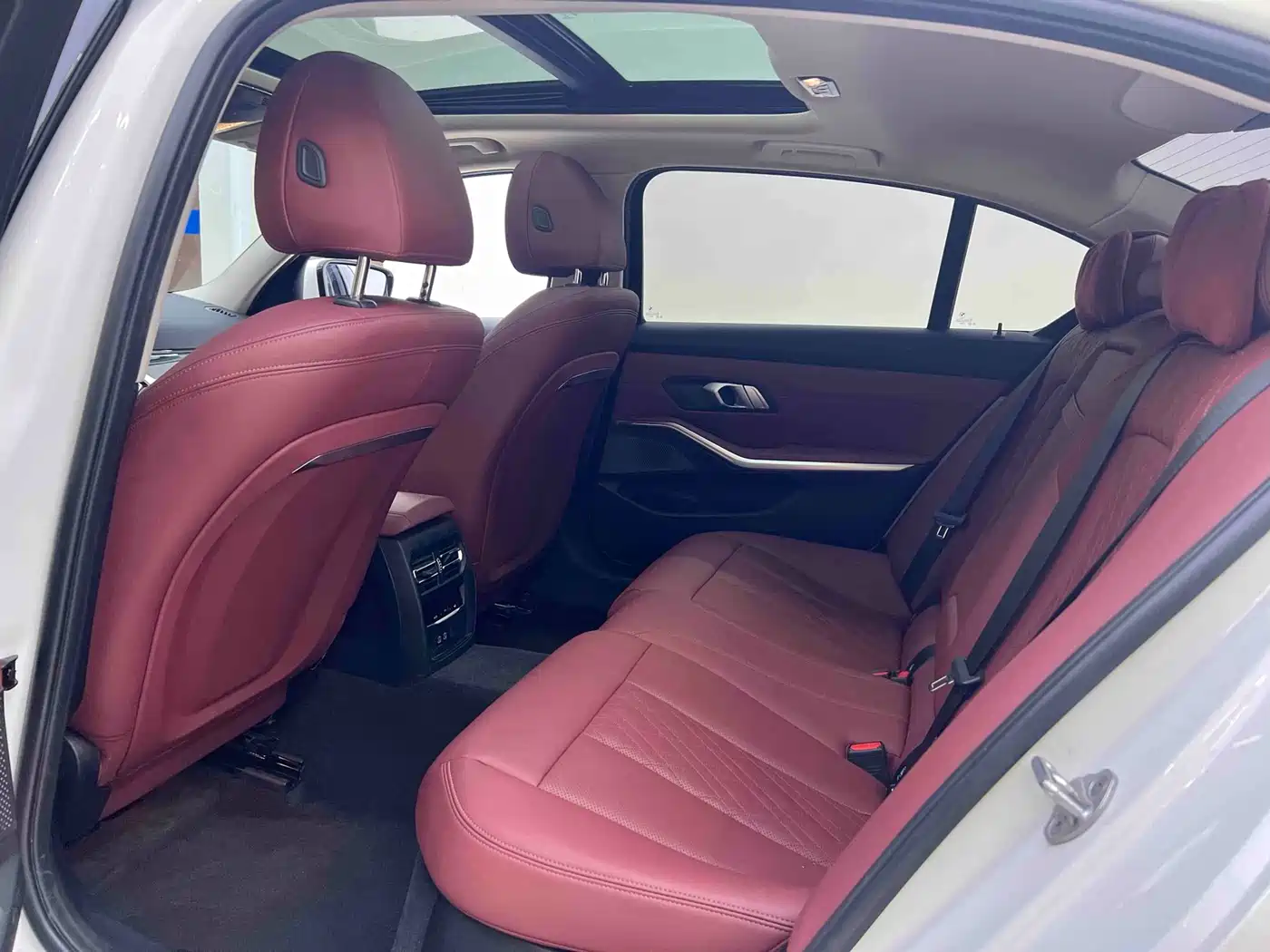 BMW 3 Series 2024 320Li M Sport Package фото 20