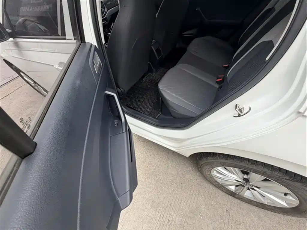 Volkswagen Lavida 2023 Xinrui 1.5L Auto Xinyi Edition фото 22