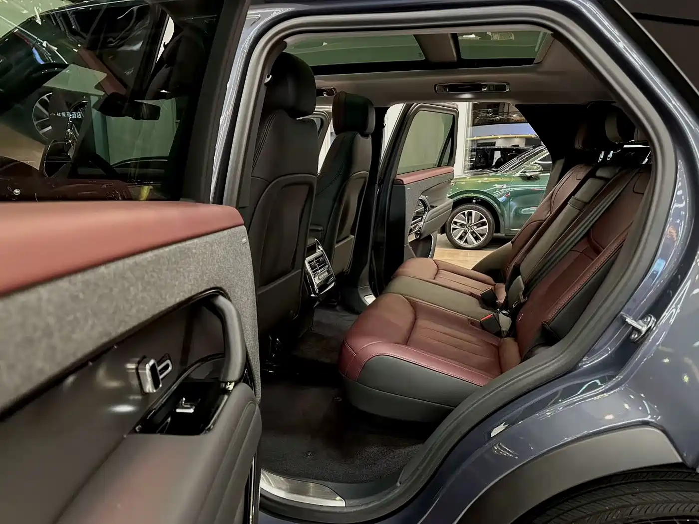 Land Rover Range Rover Sport 2023 400PS Dynamic SE фото 8