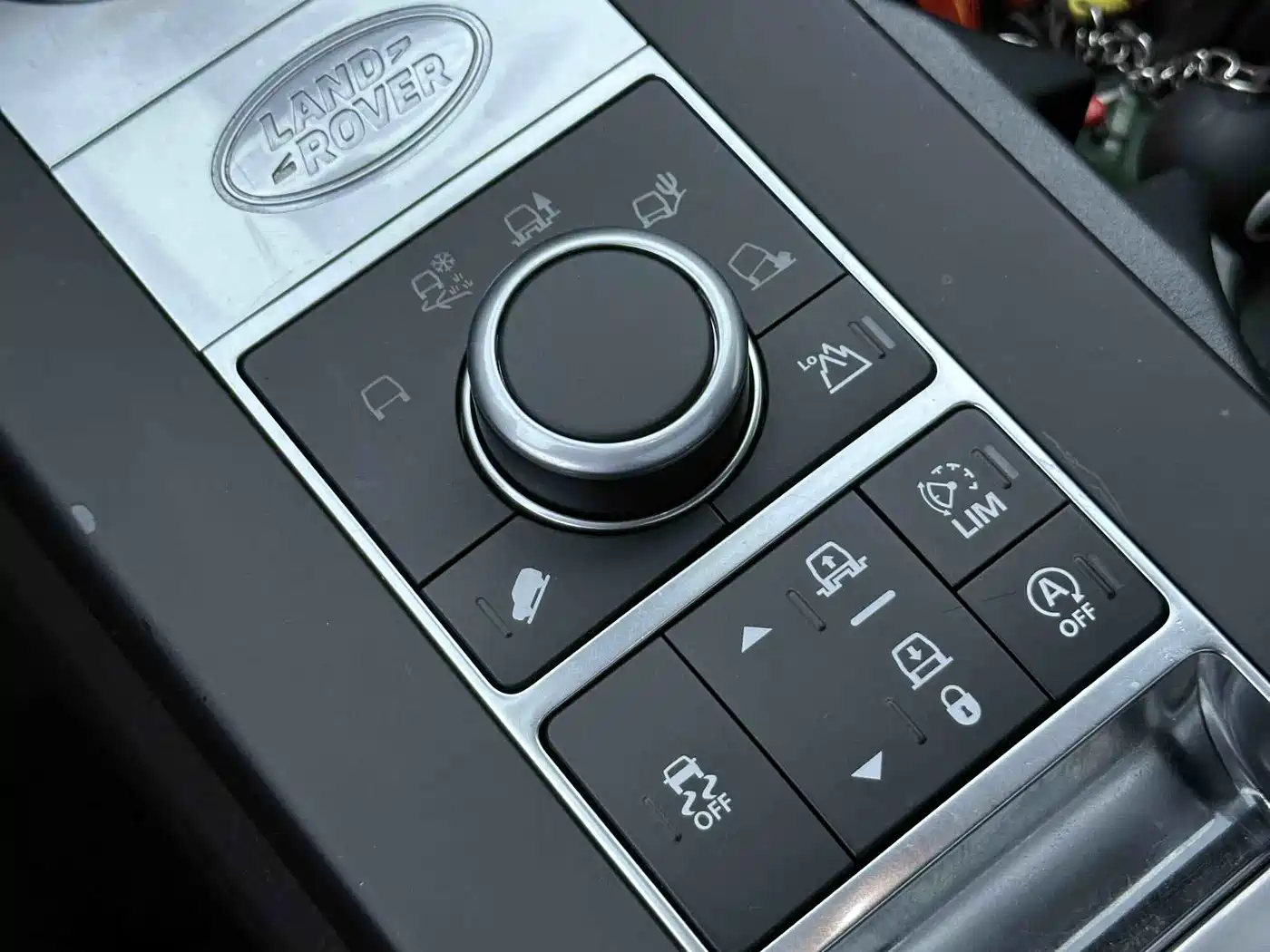 Land Rover Discovery 2017 3.0 SC V6 SE фото 6