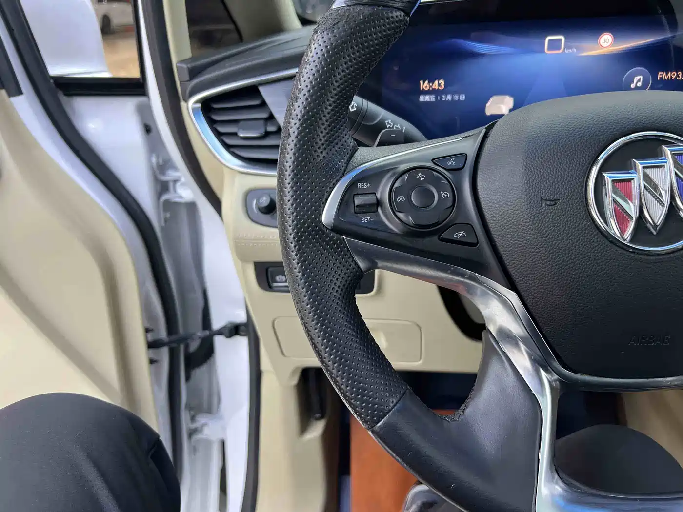 Buick GL8 2023 ES Landmaster Exclusive фото 13