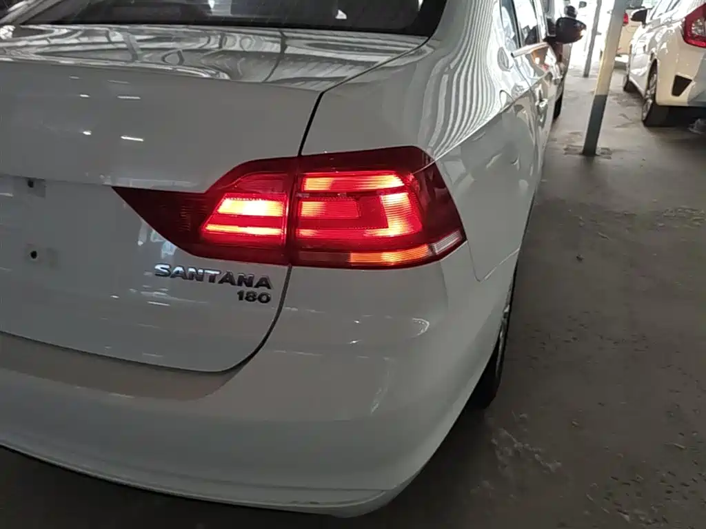 Volkswagen Santana 2016 1.6L Manual Trend Edition фото 8