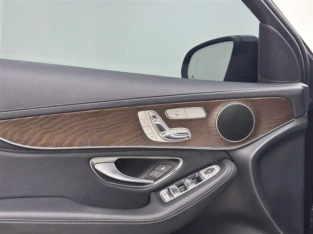 Mercedes-Benz GLC 2016 GLC 300 4MATIC Dynamic фото 14