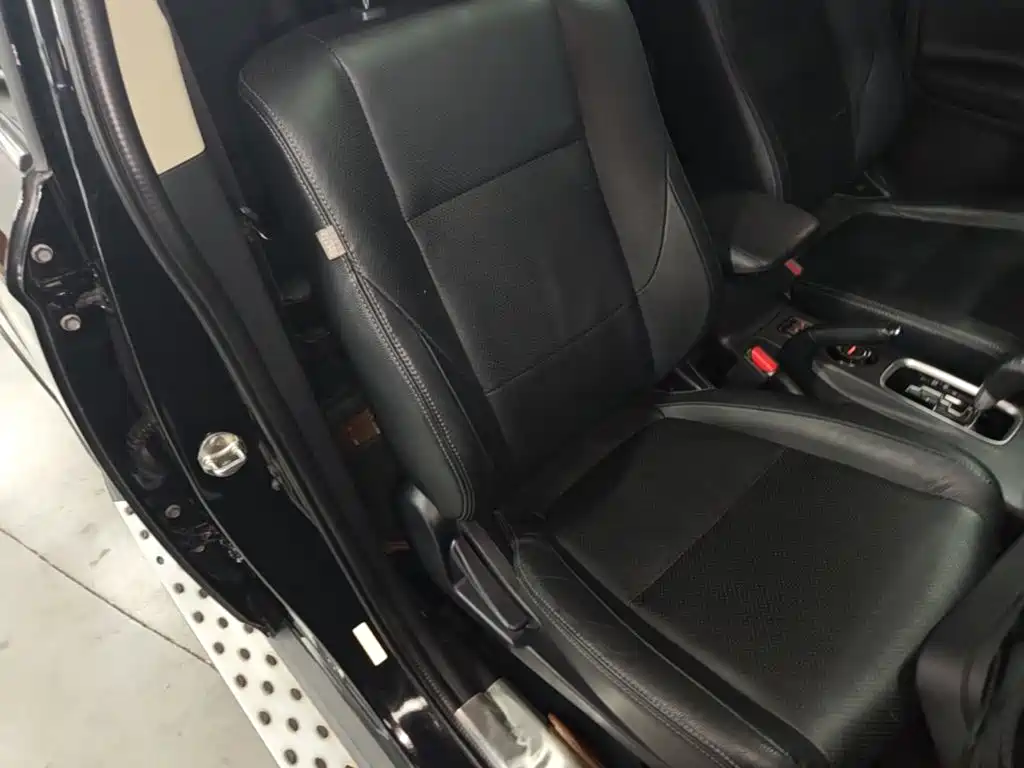 Mitsubishi Outlander (Import) 2015 2014 2.4L 4WD Luxury Value Edition 7-seater