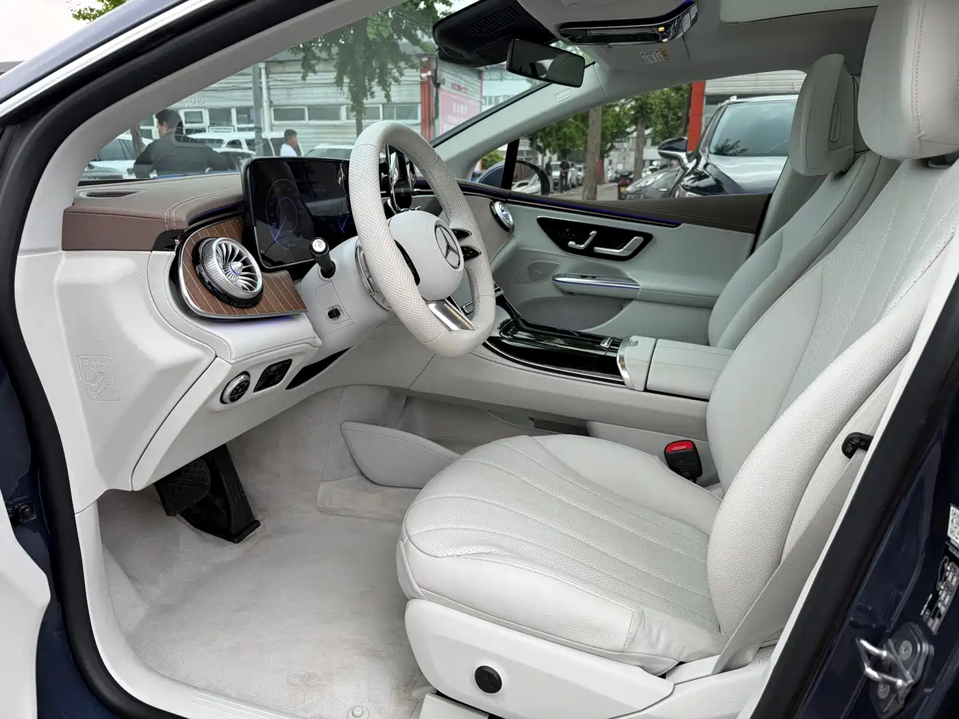 Mercedes-Benz EQE 2022 350 Luxury Edition фото 5