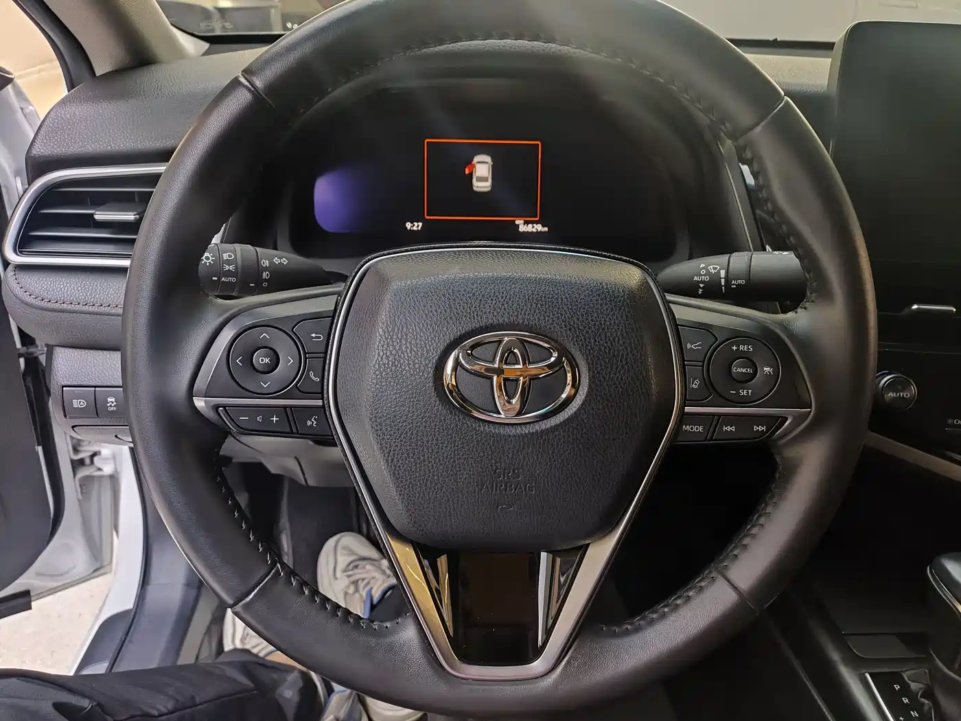 Toyota Camry 2021 Hybrid 2.5HG Luxury Edition фото 9