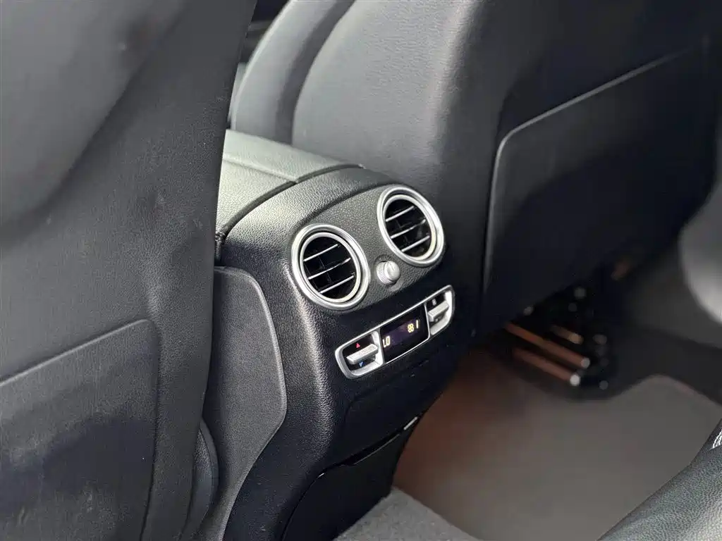Mercedes-Benz GLC 2016 GLC 300 4MATIC Dynamic фото 12