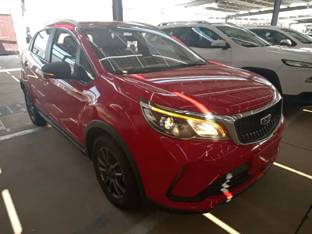 Фото 4 - Geely Vision X3