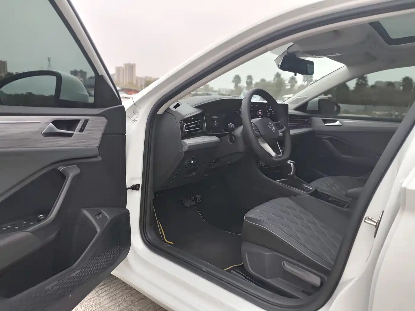 Volkswagen Sagitar 2023 300TSI DSG Surpassing Edition фото 11