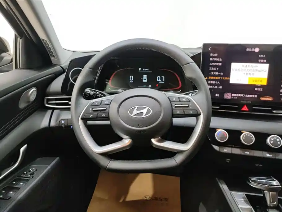 Hyundai Elantra 2023 1.5L CVT GLX Elite Edition фото 15