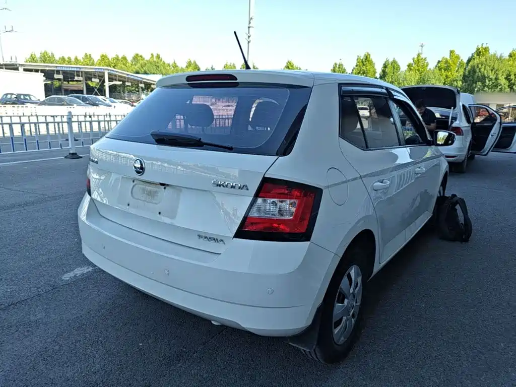 صورة 7 - Škoda Fabia
