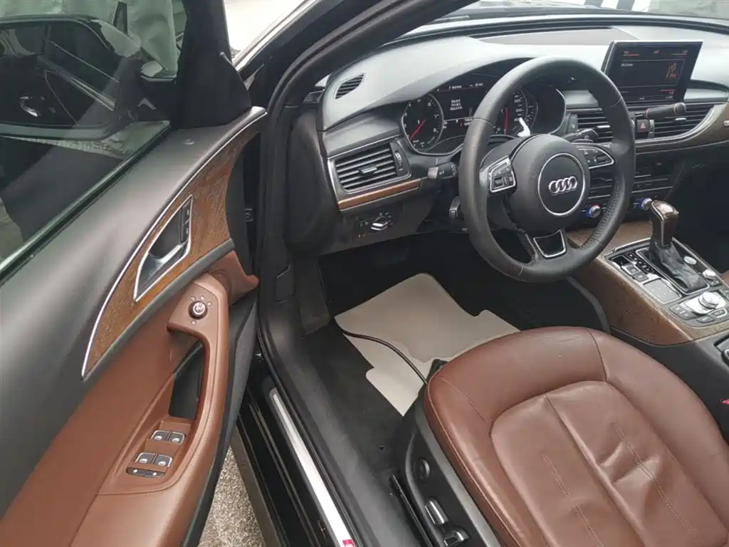 Audi A6L 2018 30th Anniversary 45 TFSI quattro Sport фото 16