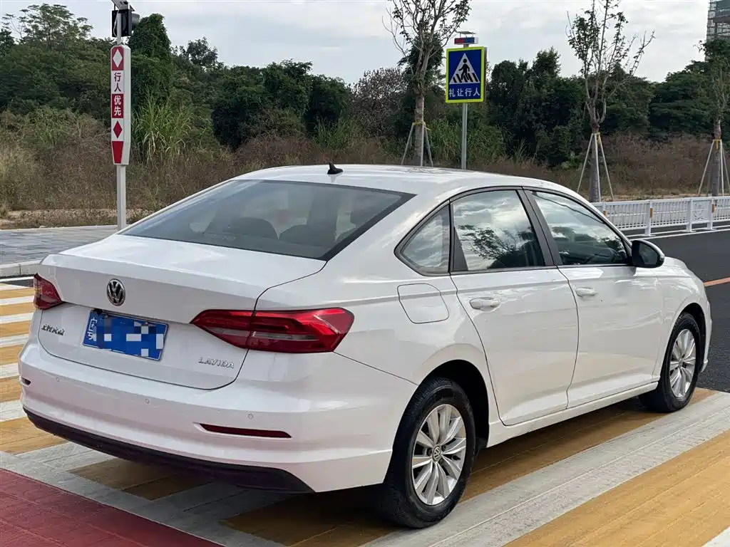 Volkswagen Lavida 2019 1.5L Automatic Trend Edition China VI фото 3