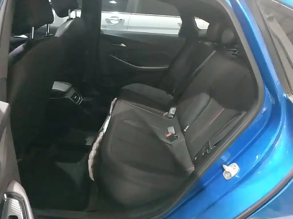 Photo 17 - Buick Verano