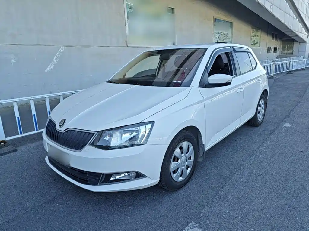 صورة 2 - Škoda Fabia