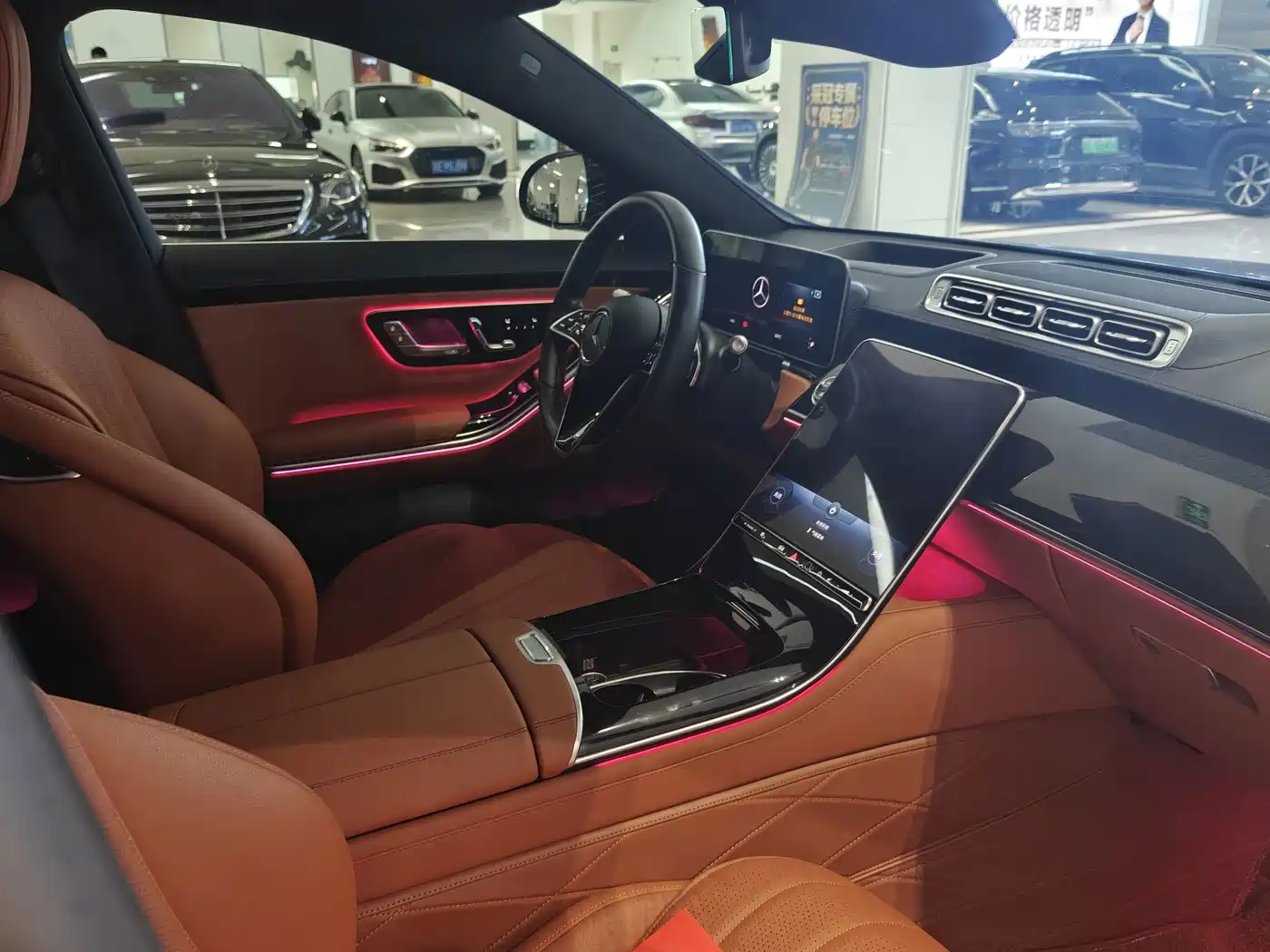 Фото 12 - Mercedes-Benz S-Class