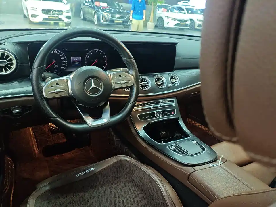 Mercedes-Benz E-Class 2019 E 200 L Sport фото 5