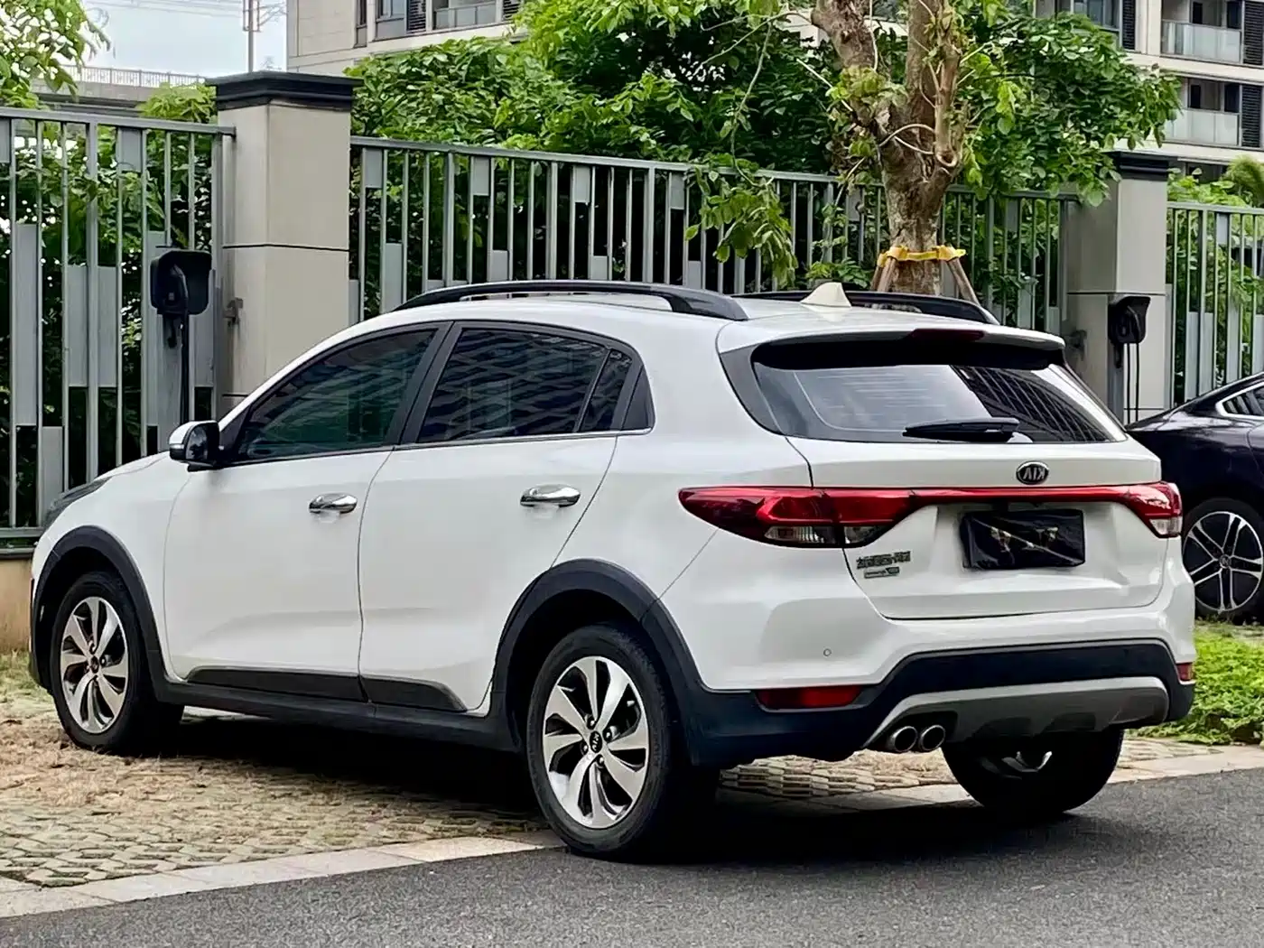 Kia KX CROSS 2018 1.6L Automatic Smart Sunroof Edition фото 16