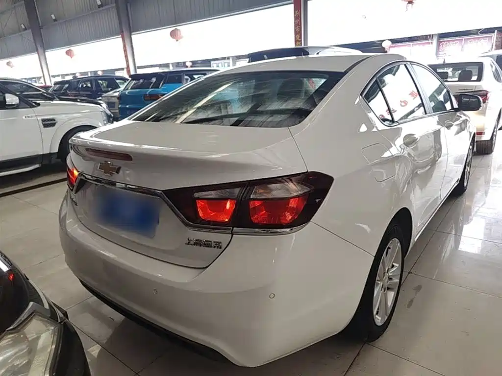 Chevrolet Cruze 2015 1.5L Automatic Luxury Edition фото 7