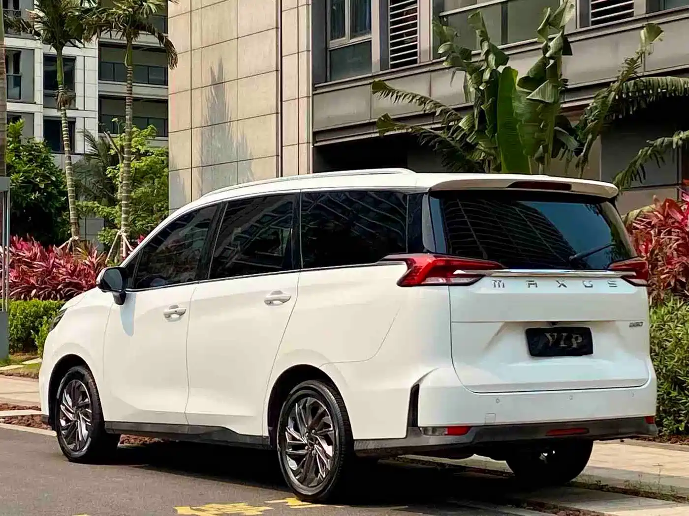 SAIC Maxus Maxus G50 2019 1.5T First Edition Automatic Luxury 6-Seater фото 18