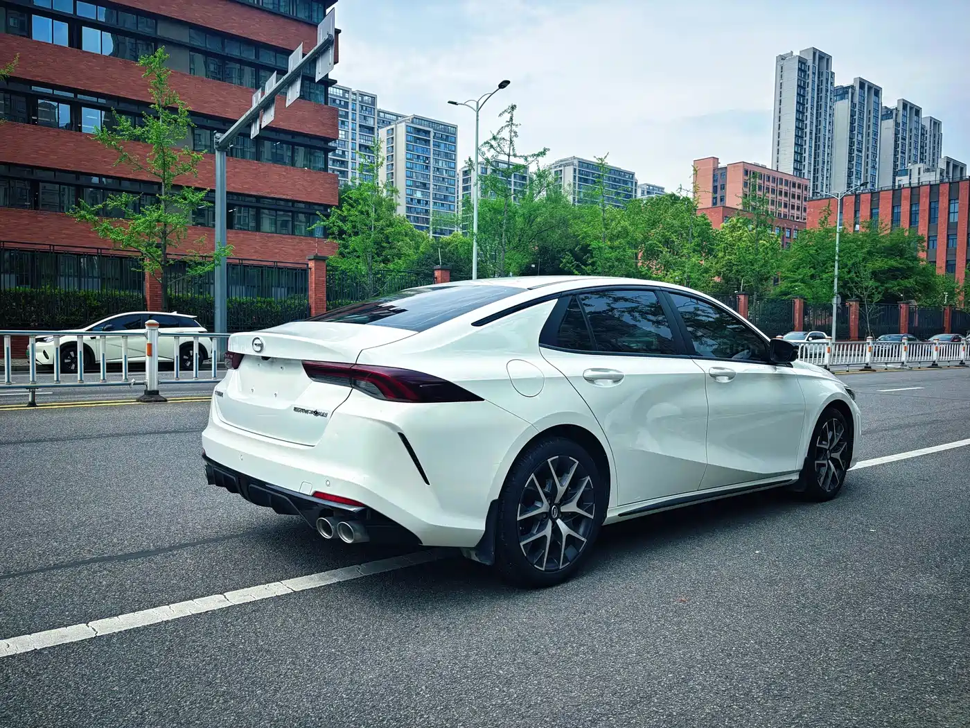 GAC Trumpchi Trumpchi Emkoo 2021 270T DCT J15 Edition фото 4