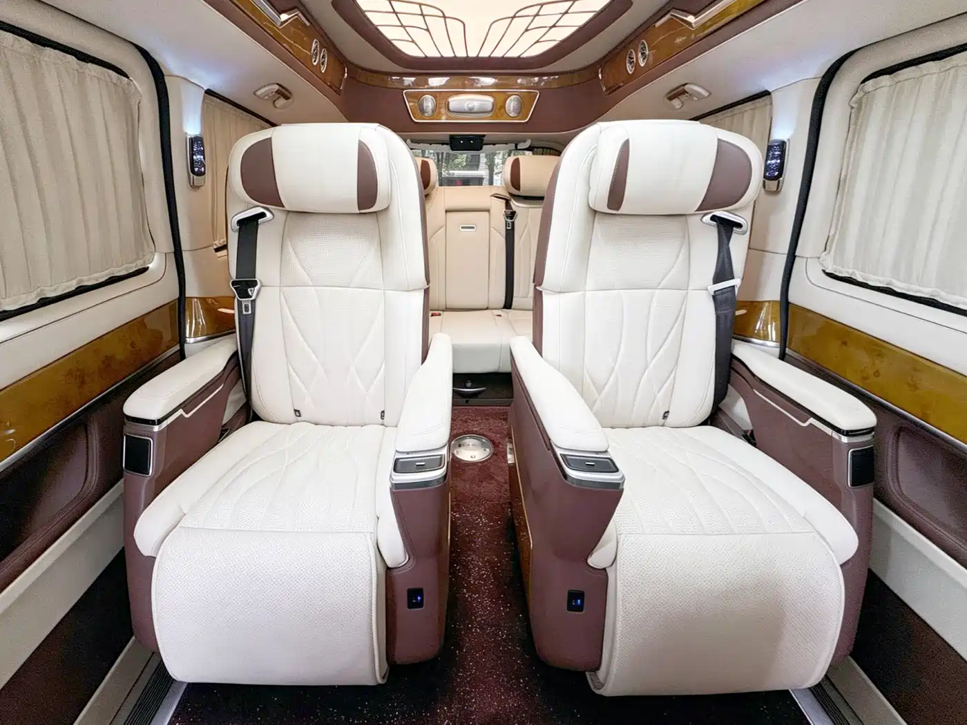Mercedes-Benz V-Class 2022 V 260 L Long Wheelbase Luxury Edition фото 6