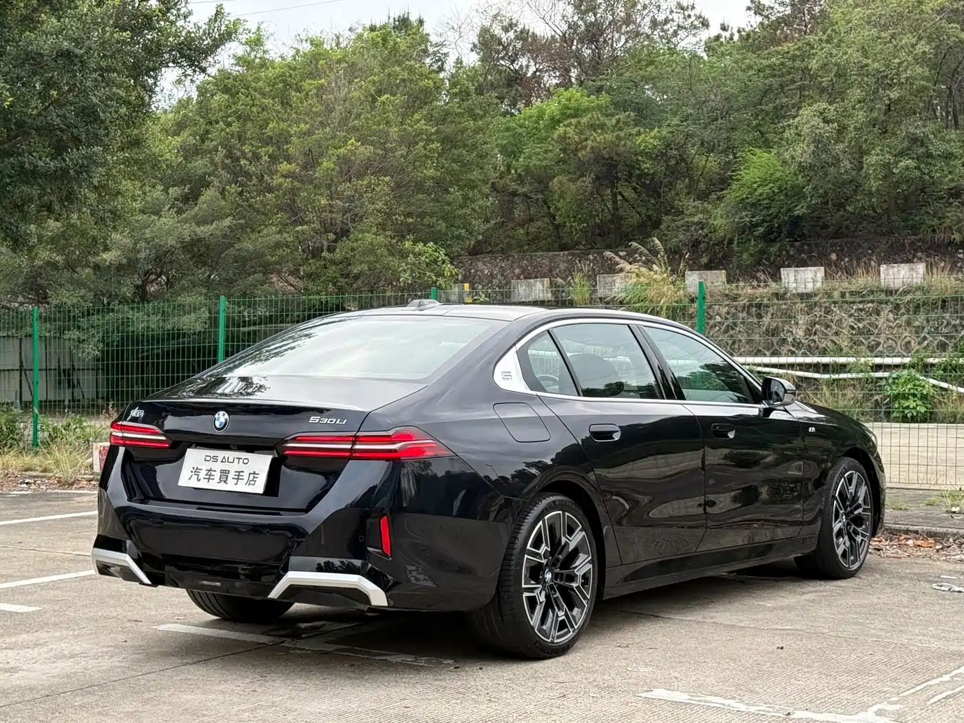 BMW 5 Series 2025 530Li Premium M Sport Package фото 14