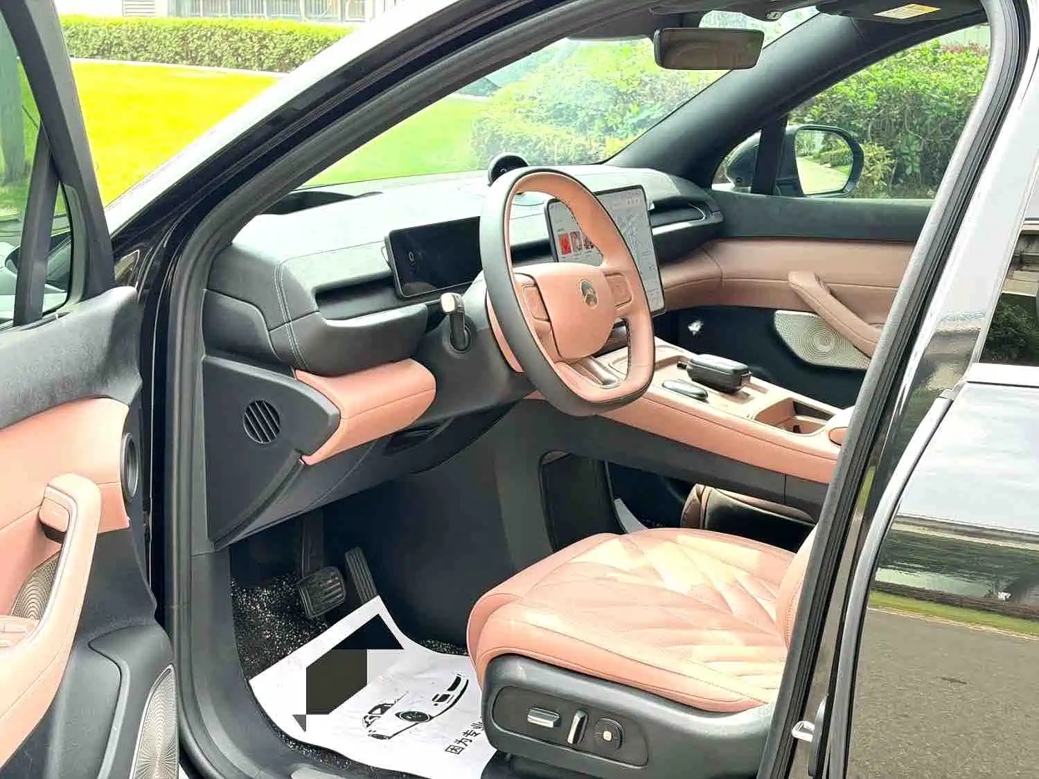 Фото 6 - NIO EC6