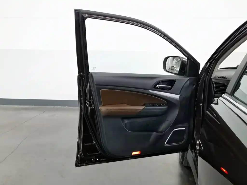 BYD S7 2016 2016 2.0T Automatic Premium Model