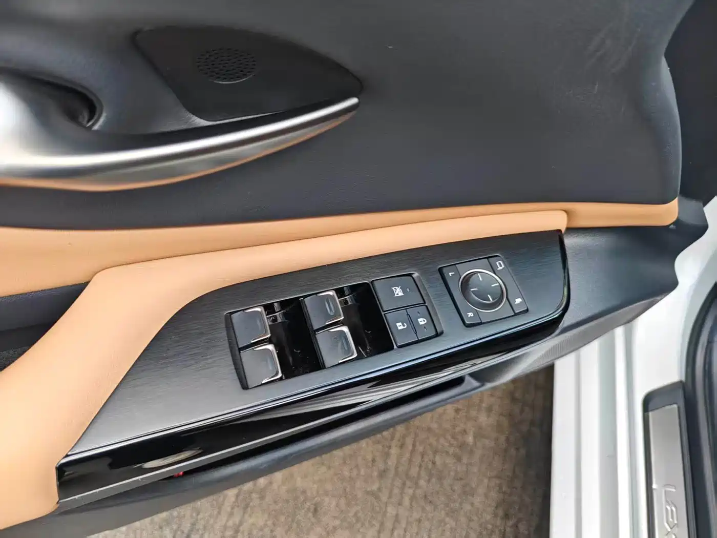 Lexus ES 2021 200 Excellence Edition фото 27