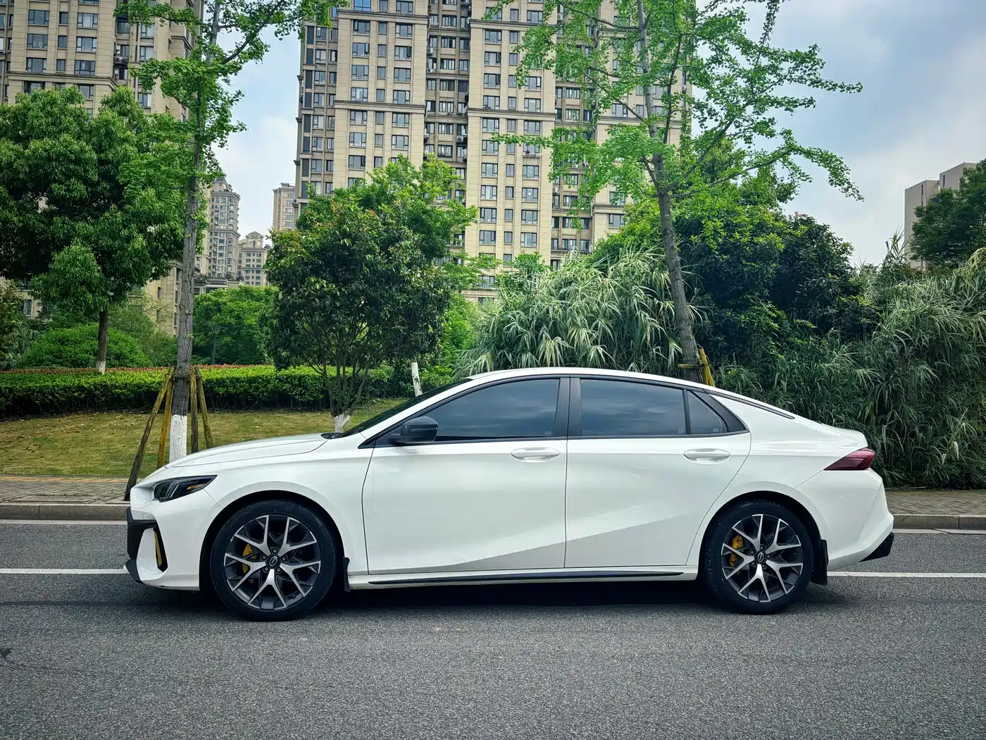 GAC Trumpchi Trumpchi Emkoo 2021 270T DCT J15 Edition фото 7