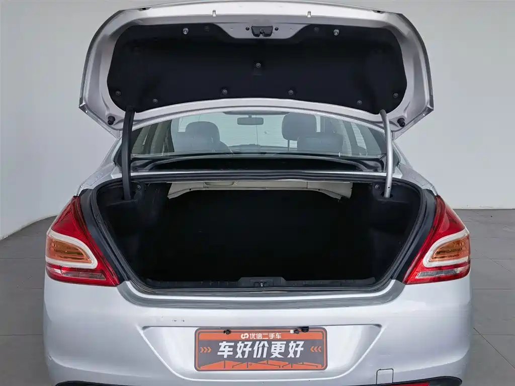 Peugeot 308 2012 1.6L Automatic Trend Type фото 16