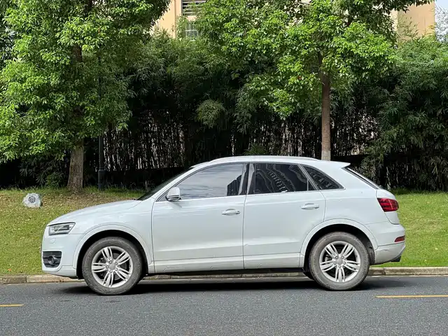 Audi Q3 2015 35 TFSI Comfort — фото 3